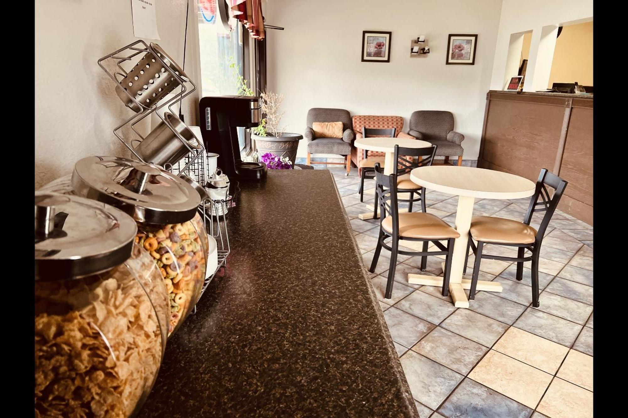 Cozy Garden Inn By Oyo Hwy 40 Richmond Bagian luar foto