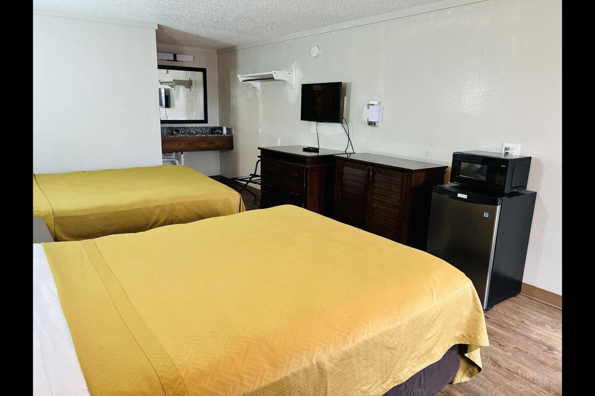 Cozy Garden Inn By Oyo Hwy 40 Richmond Bagian luar foto