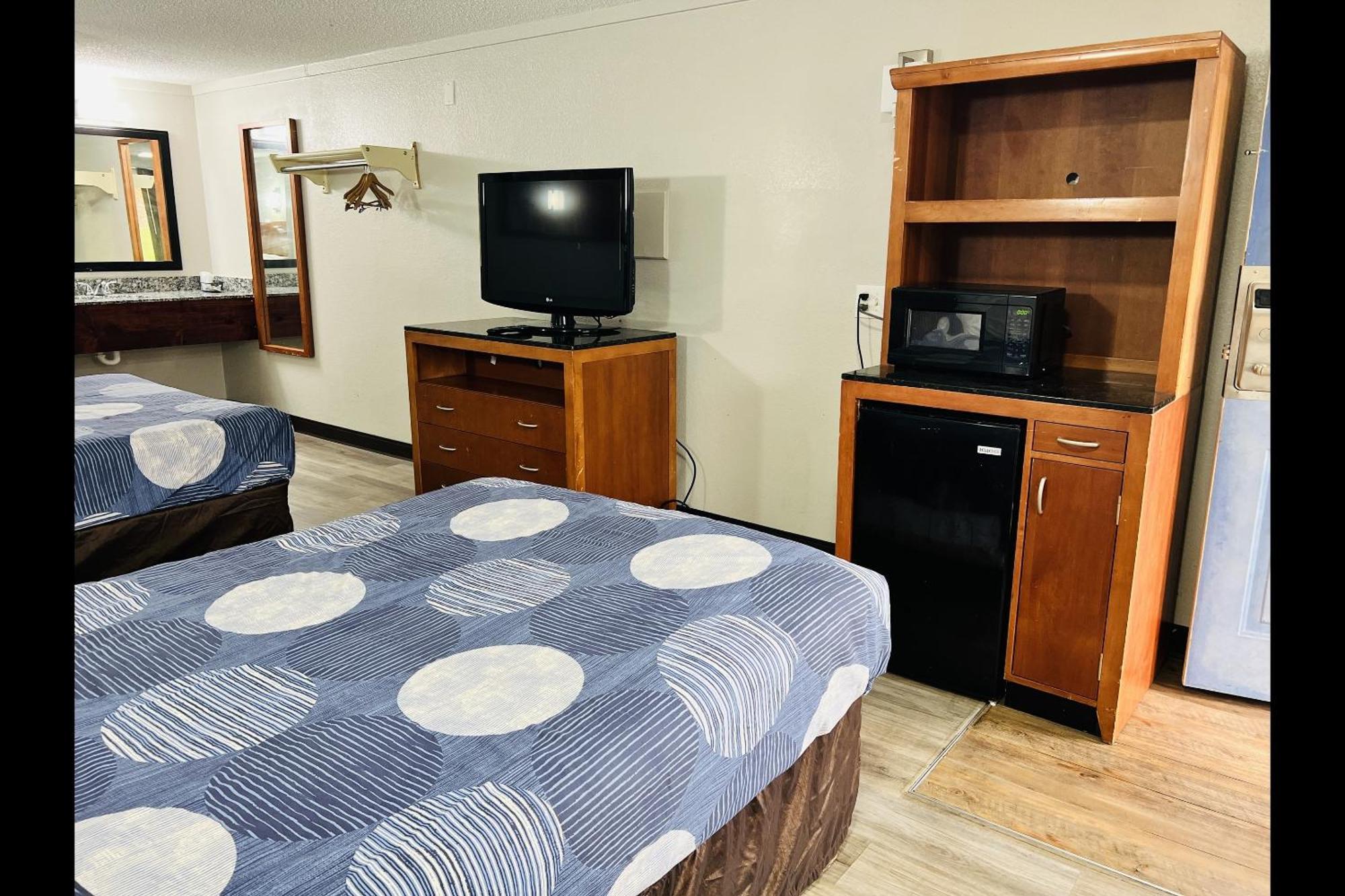 Cozy Garden Inn By Oyo Hwy 40 Richmond Bagian luar foto