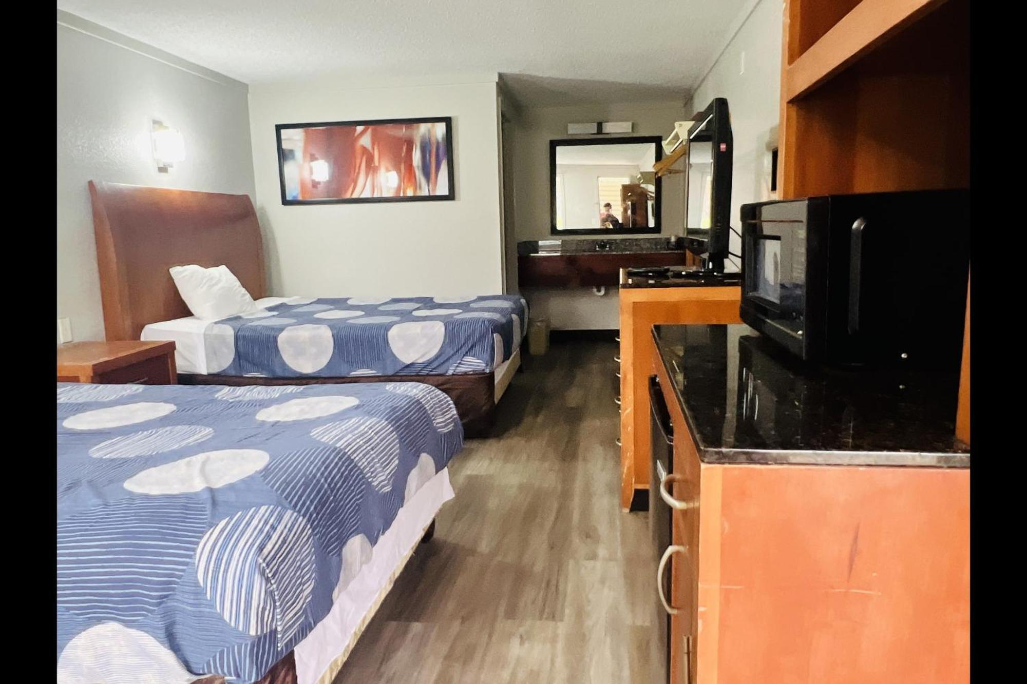 Cozy Garden Inn By Oyo Hwy 40 Richmond Bagian luar foto