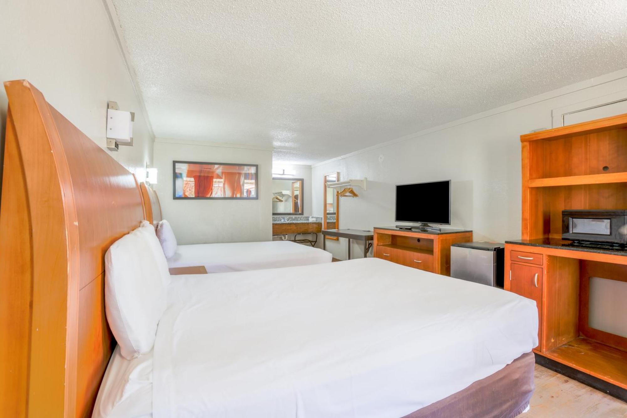 Cozy Garden Inn By Oyo Hwy 40 Richmond Bagian luar foto