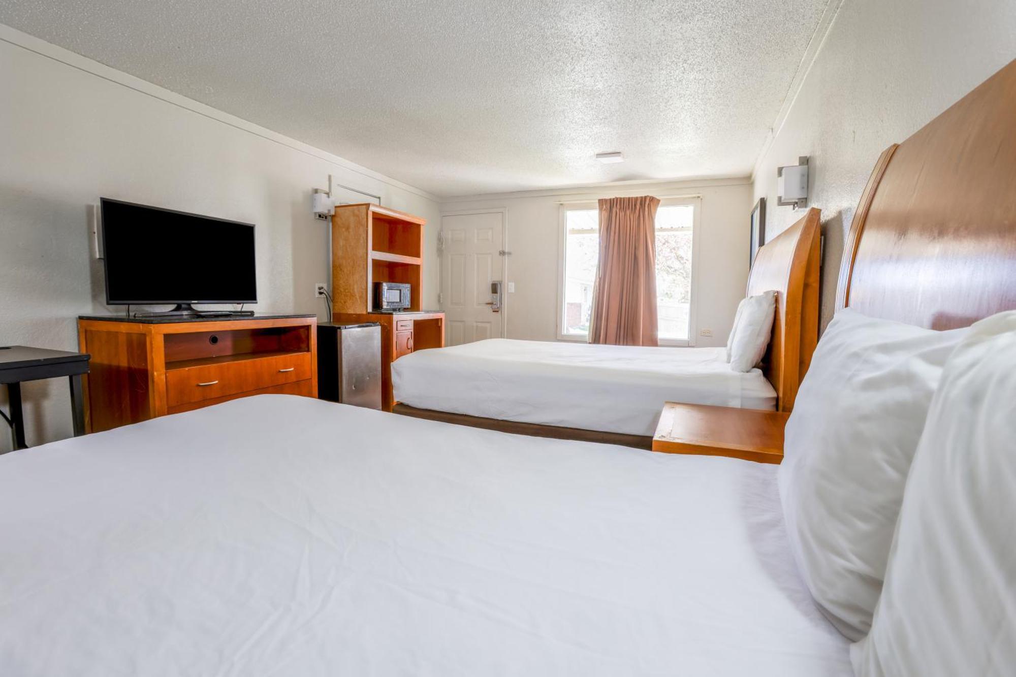 Cozy Garden Inn By Oyo Hwy 40 Richmond Bagian luar foto