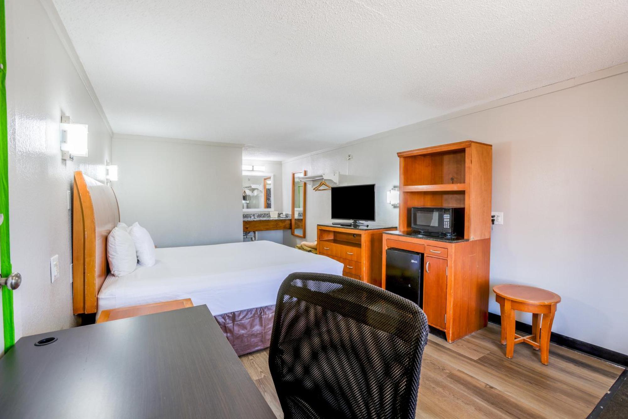 Cozy Garden Inn By Oyo Hwy 40 Richmond Bagian luar foto