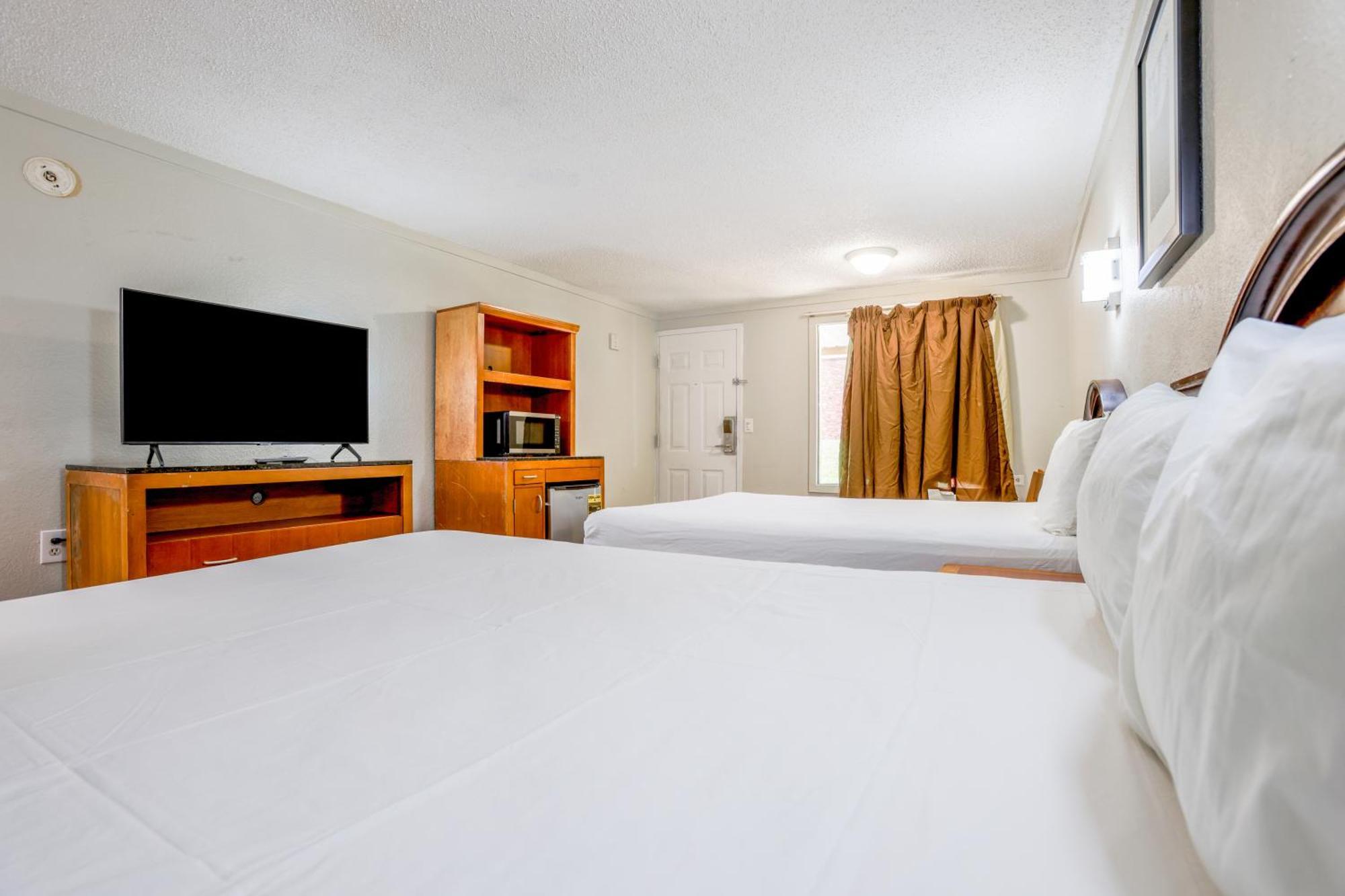 Cozy Garden Inn By Oyo Hwy 40 Richmond Bagian luar foto