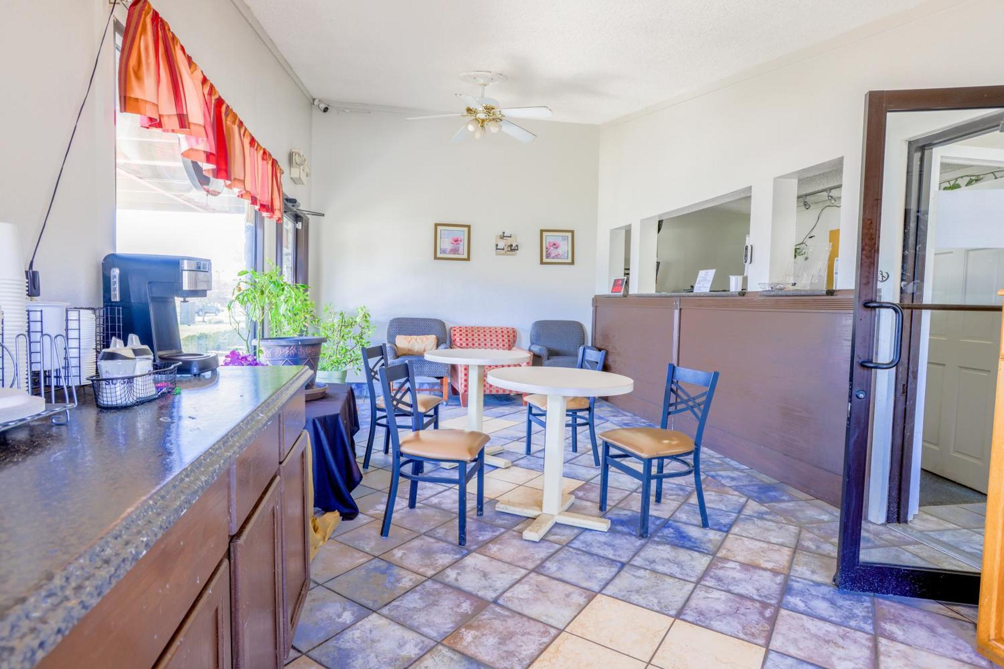 Cozy Garden Inn By Oyo Hwy 40 Richmond Bagian luar foto