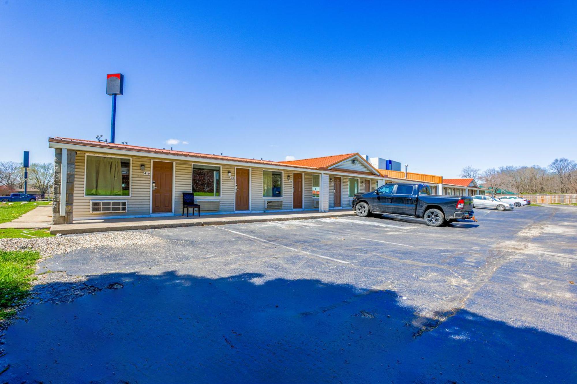 Cozy Garden Inn By Oyo Hwy 40 Richmond Bagian luar foto
